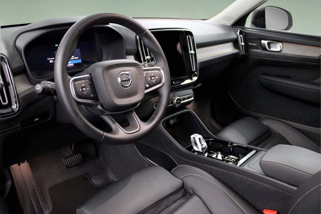 Used 2025 Volvo XC40 B5 Ultra AWD/4WD image 19
