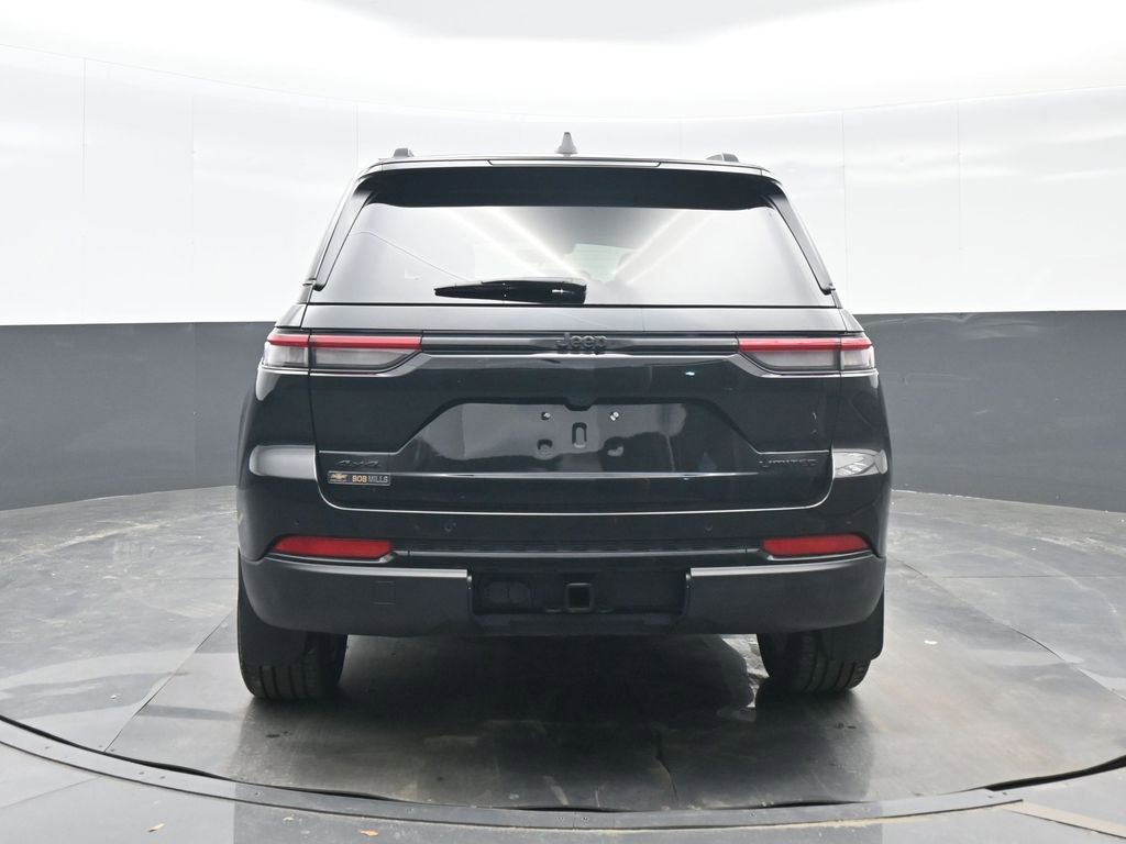 Used 2025 Jeep Grand Cherokee Limited w/ Black Appearance Package image 5
