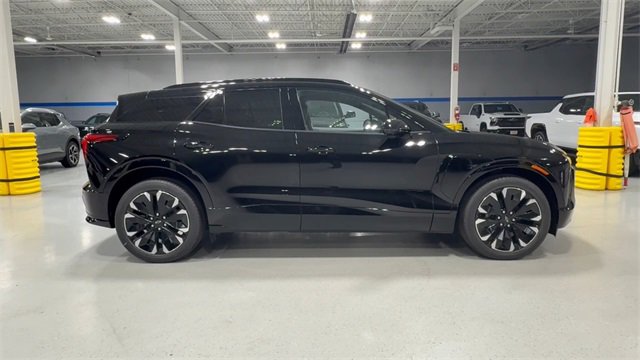 New 2026 Chevrolet Blazer EV RS image 3