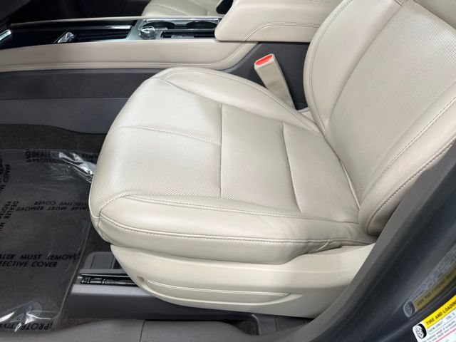 Certified 2023 Lincoln Corsair AWD w/ Equipment Group 101A image 14