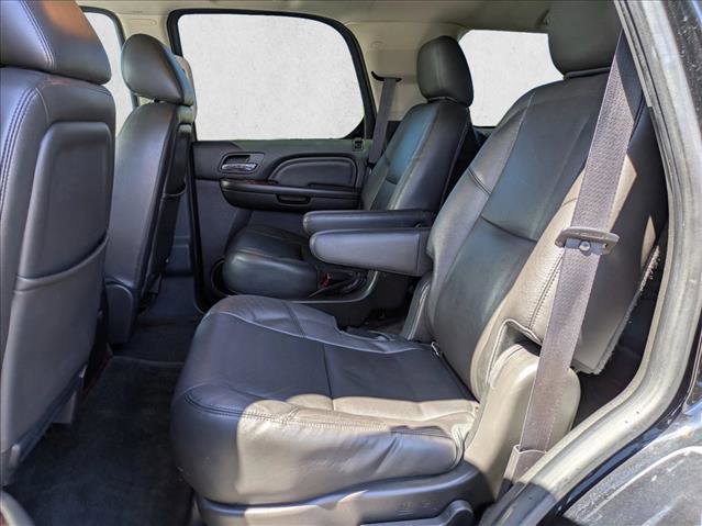 Used 2013 Cadillac Escalade Premium RWD image 20