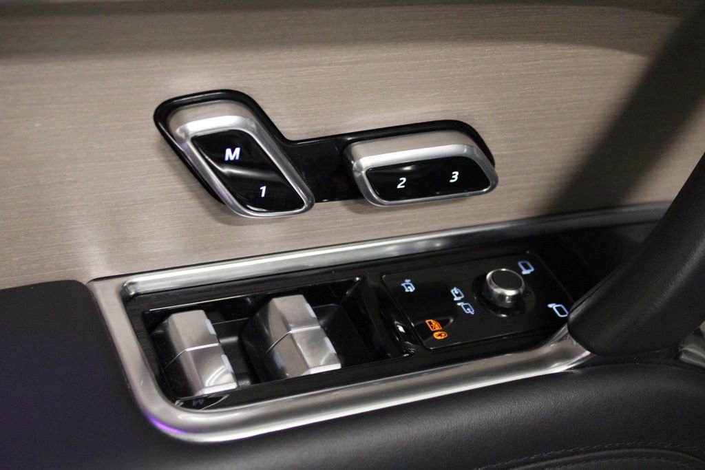 Certified 2023 Land Rover Range Rover SE image 15