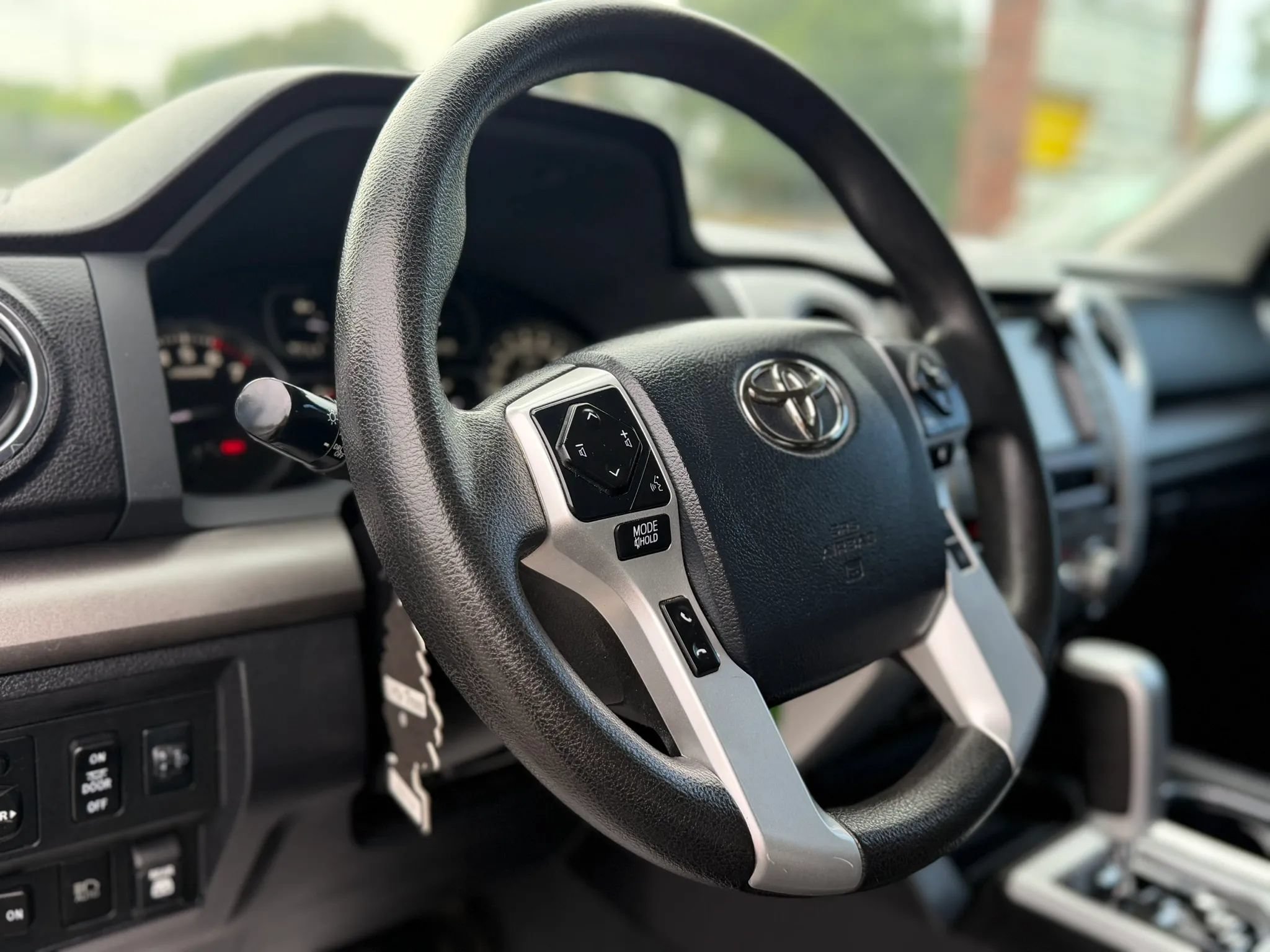 Used 2020 Toyota Tundra SR5 w/ SR5 Upgrade Package RWD image 13