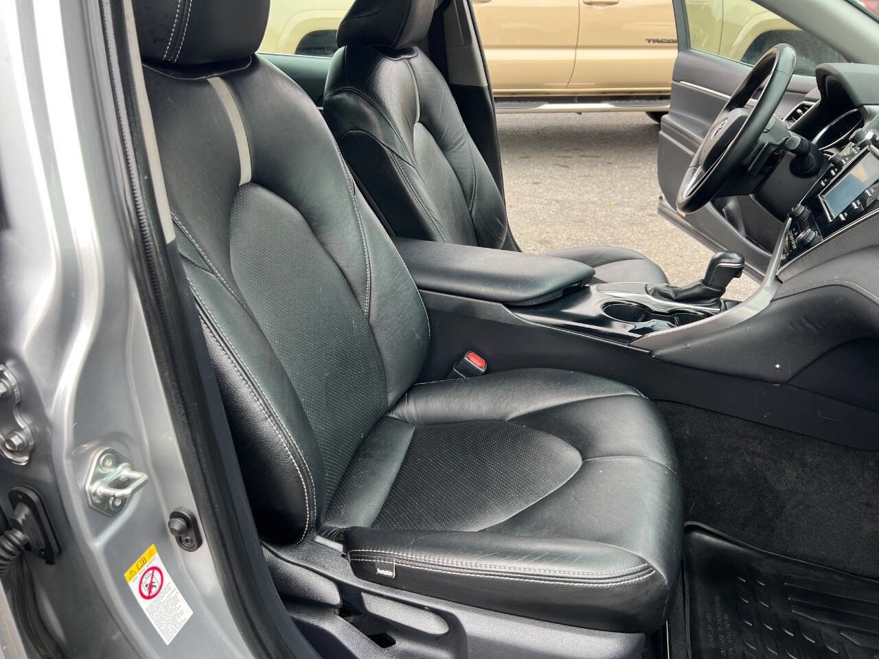 Used 2018 Toyota Camry SE w/ Convenience Package FWD image 10