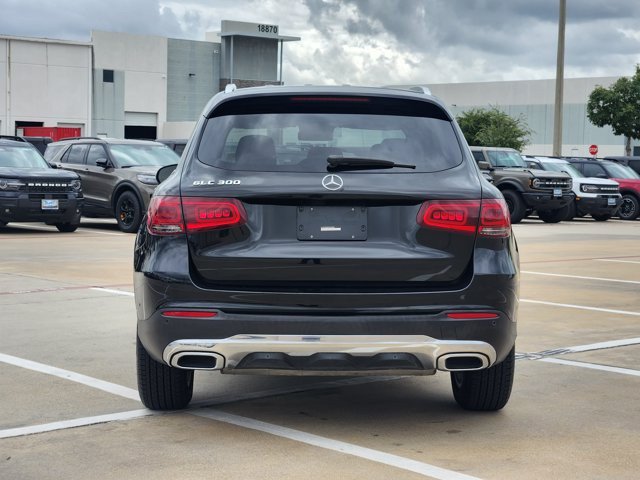 Used 2022 Mercedes-Benz GLC 300 image 6