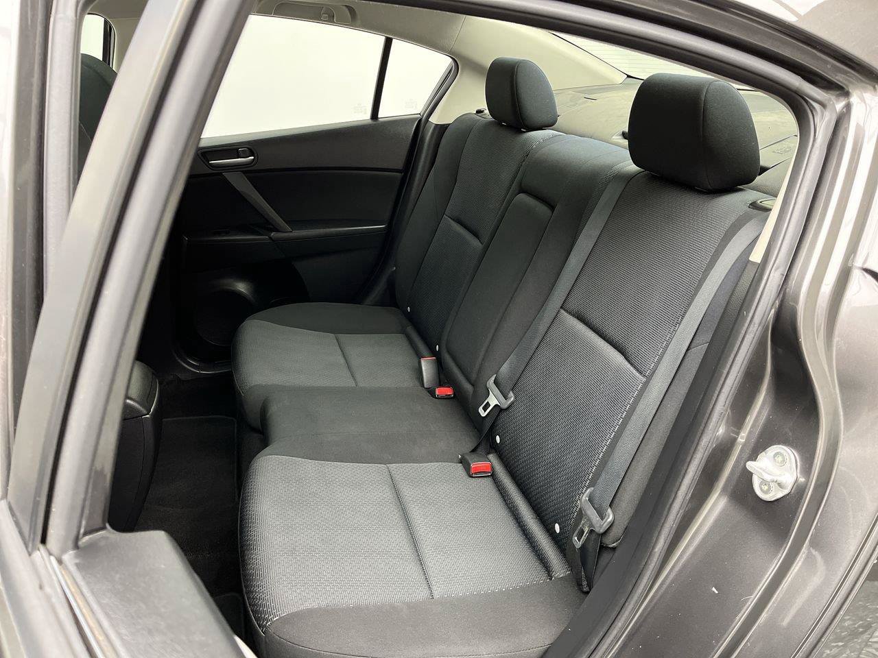 Used 2010 MAZDA MAZDA3 i Touring FWD image 9