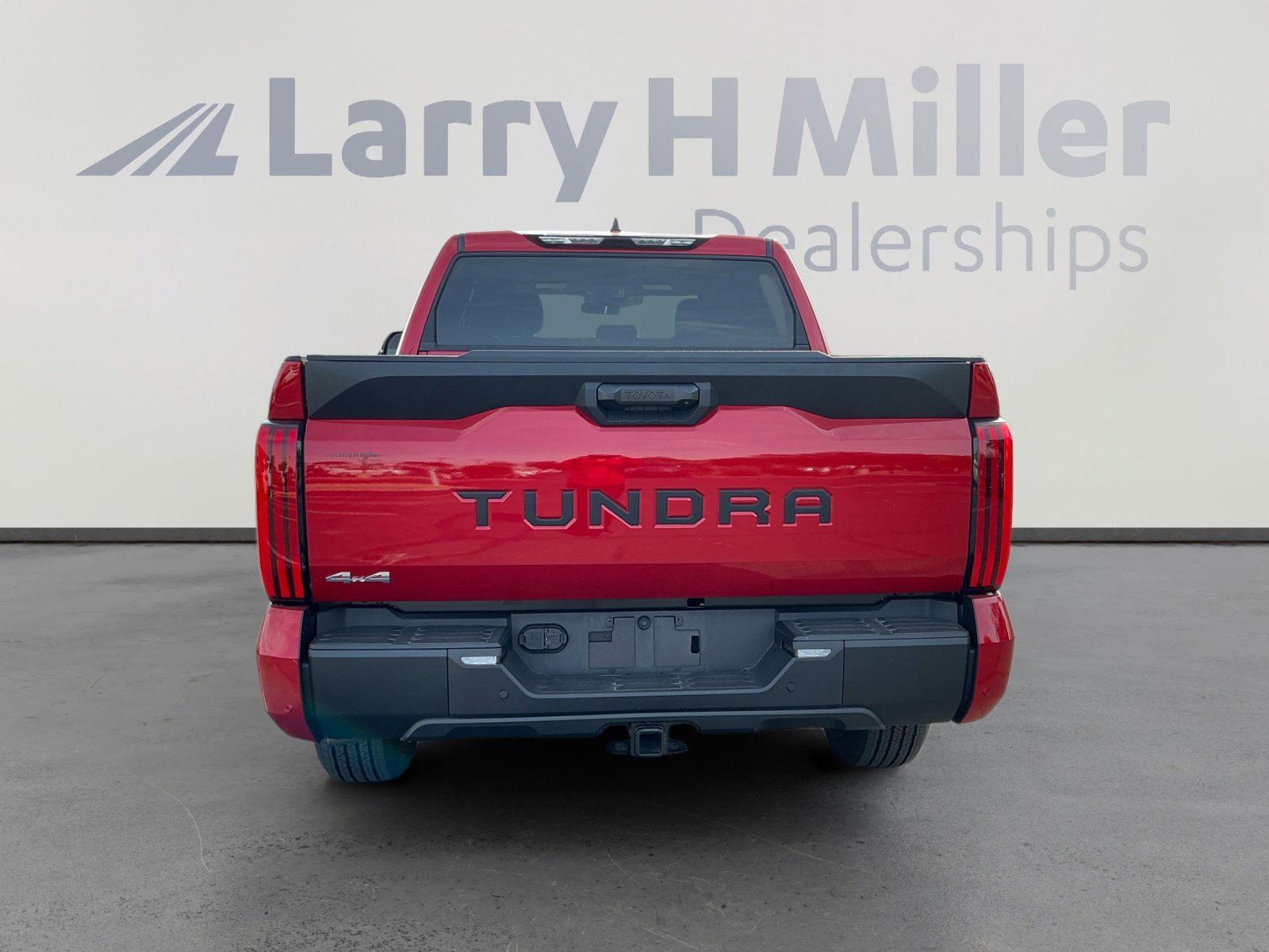 Certified 2025 Toyota Tundra SR5 AWD/4WD image 4