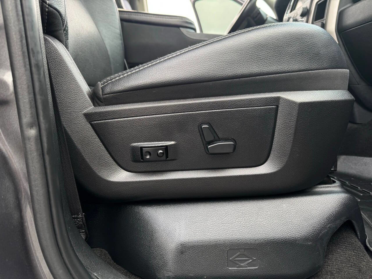 Used 2017 RAM 1500 Laramie image 34