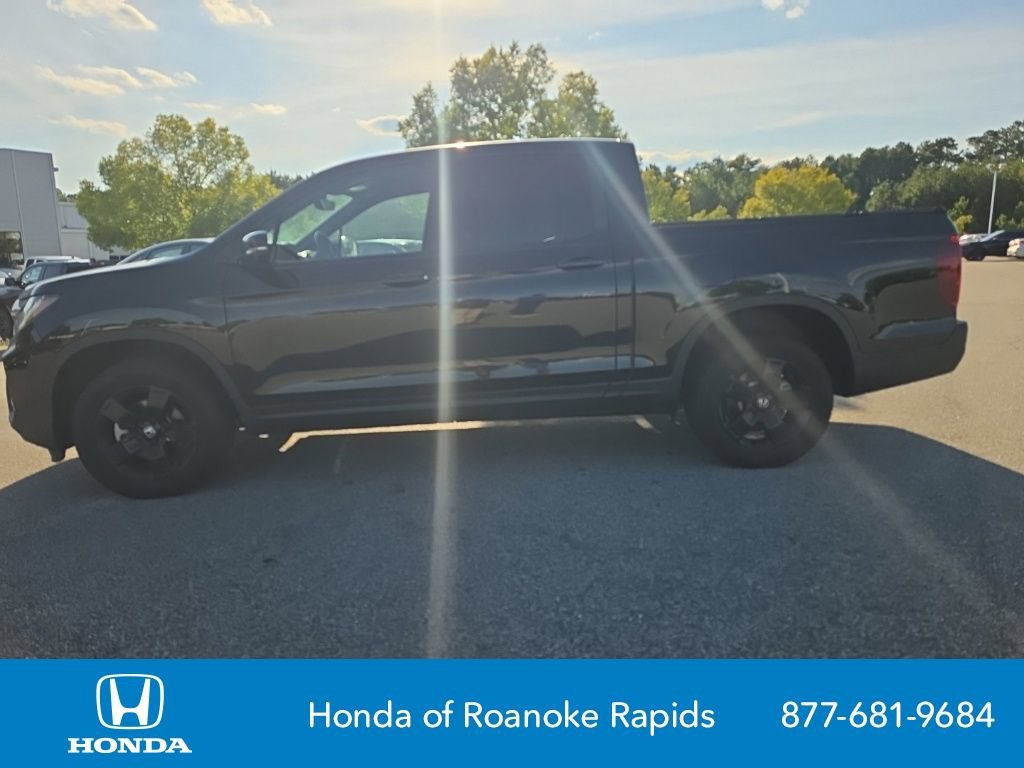 Used 2025 Honda Ridgeline Black Edition image 2