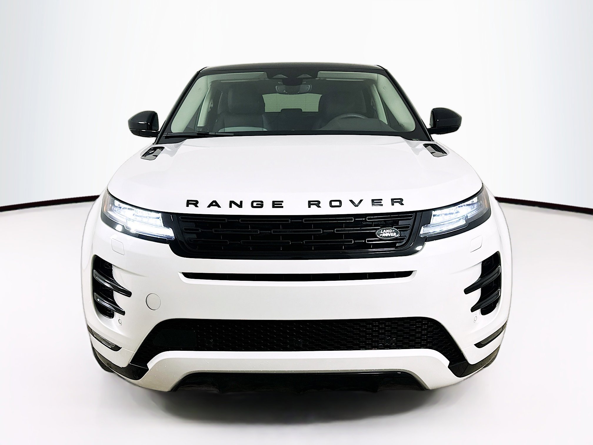 Used 2024 Land Rover Range Rover Evoque Dynamic SE image 2