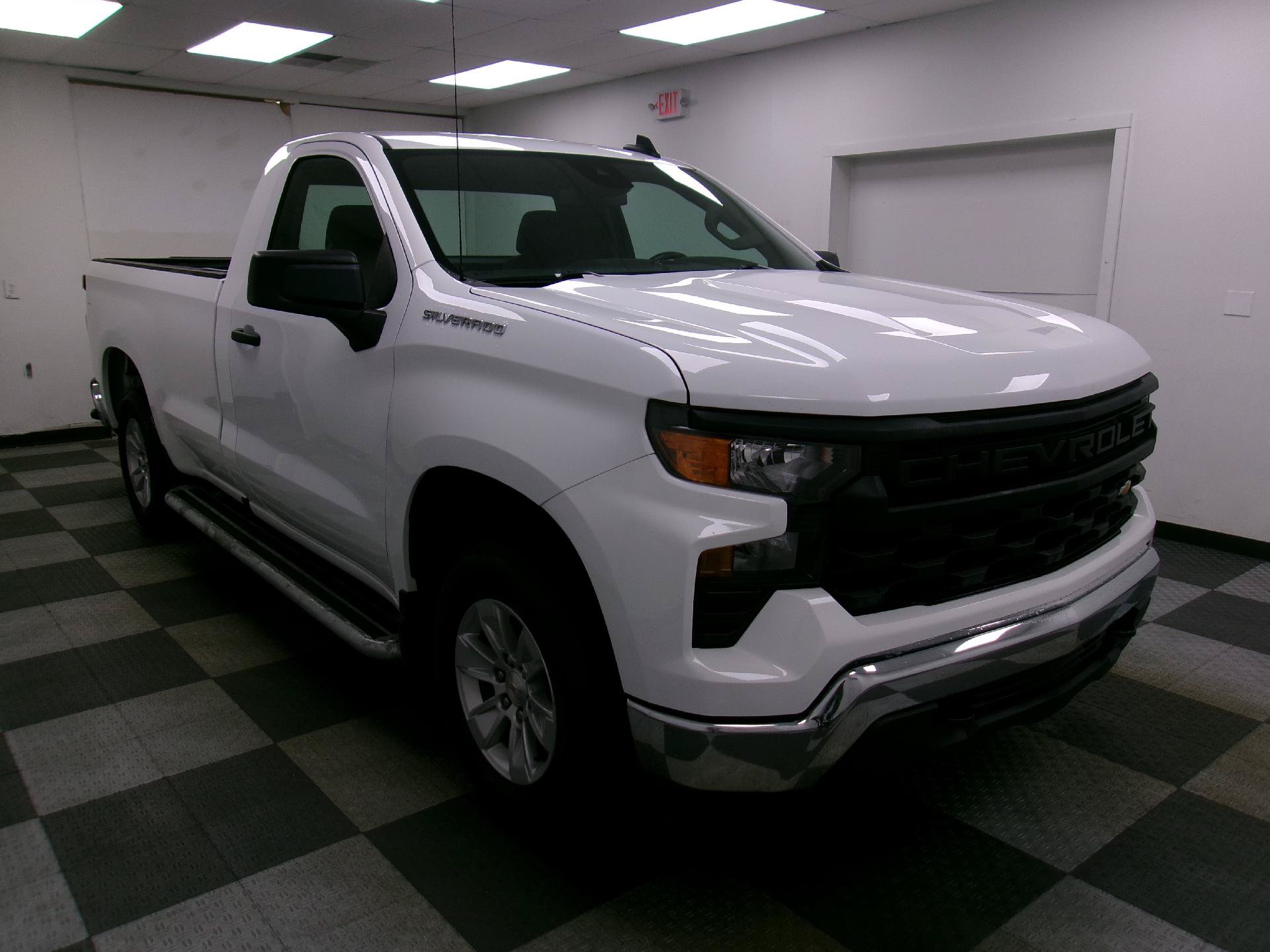 Used 2025 Chevrolet Silverado 1500 W/T RWD image 13