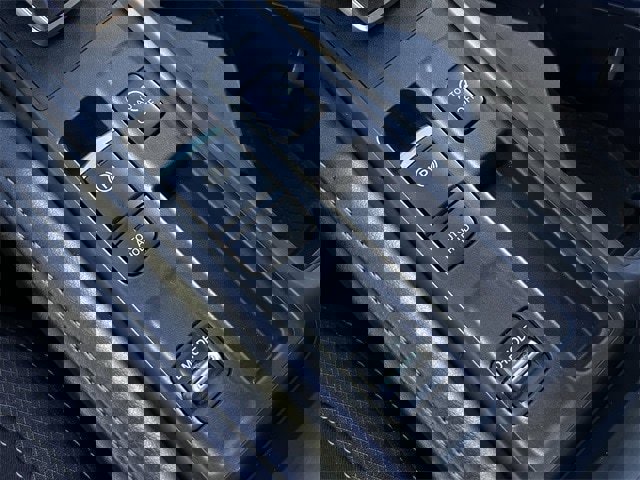 Used 2024 Nissan Pathfinder S image 22