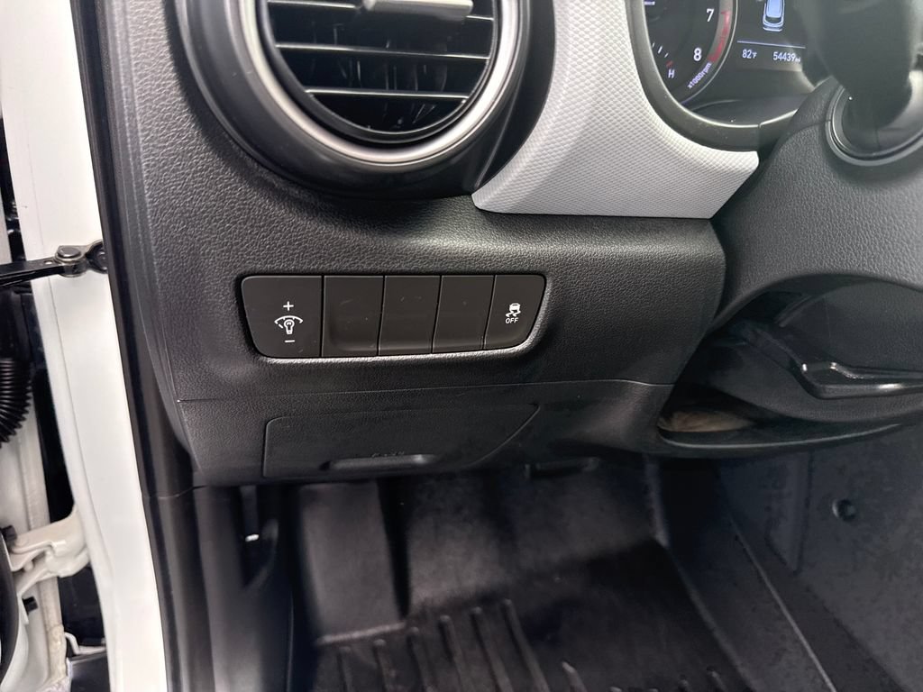 Used 2018 Hyundai Kona SE FWD image 11