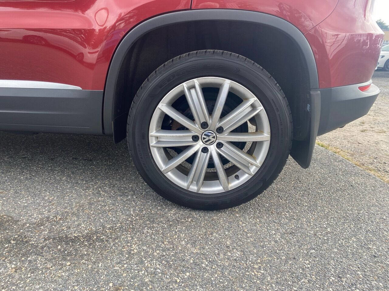 Used 2013 Volkswagen Tiguan SE image 39