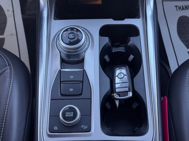 Used 2023 Ford Explorer XLT w/ Equipment Group 202A image 18