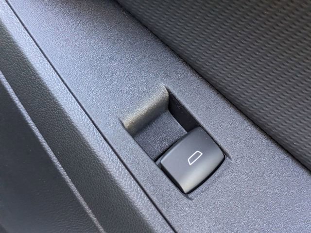 New 2026 Chevrolet Equinox LT w/ Convenience Package II image 35