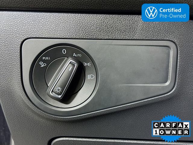 Certified 2022 Volkswagen Tiguan SEL R-Line image 10