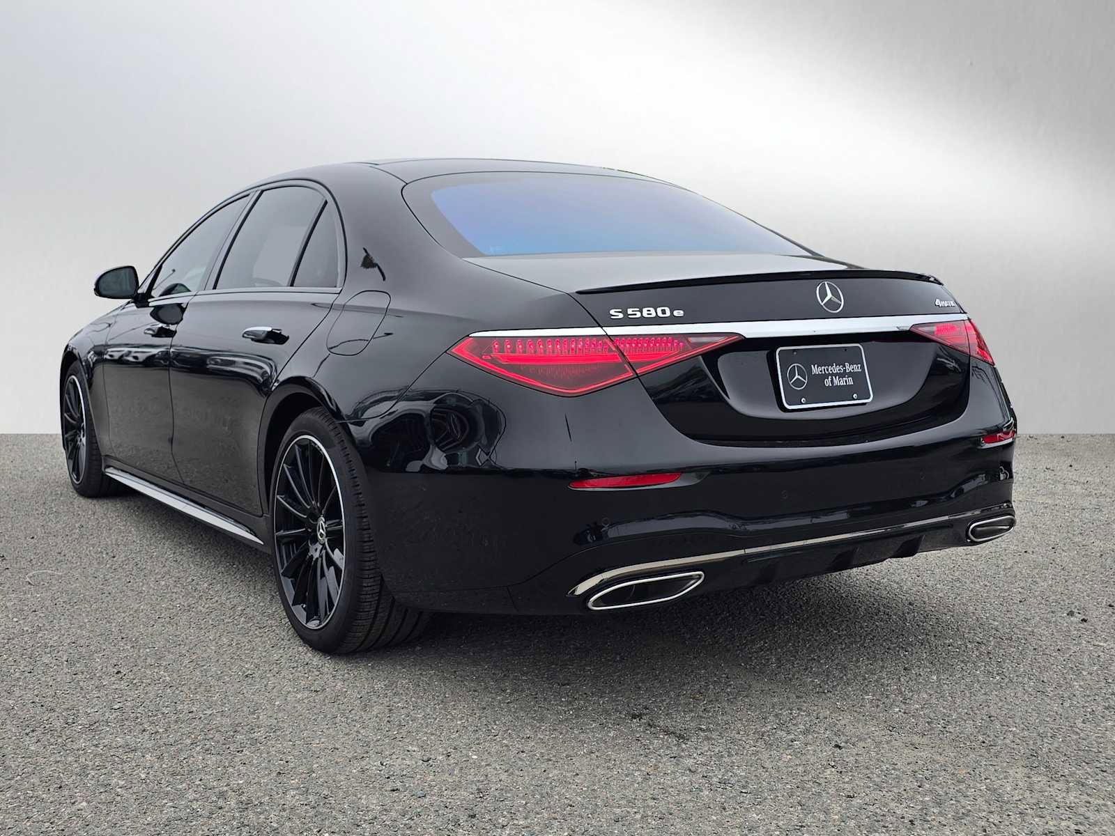 Used 2024 Mercedes-Benz S 580e 4MATIC Sedan image 5
