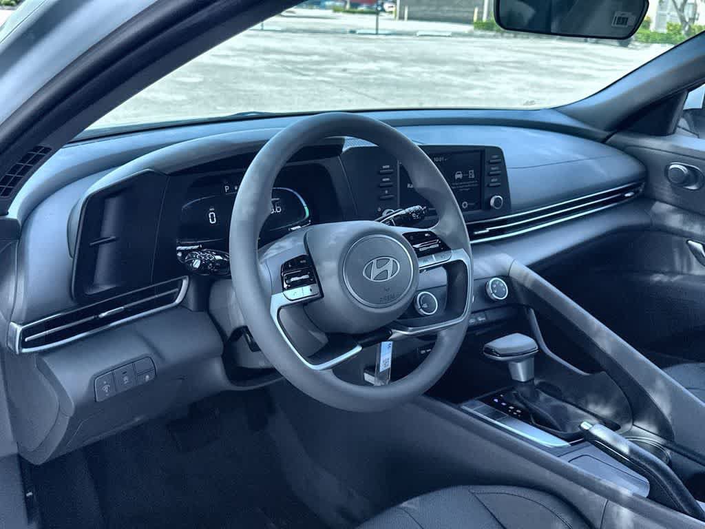 New 2026 Hyundai Elantra SE FWD image 13