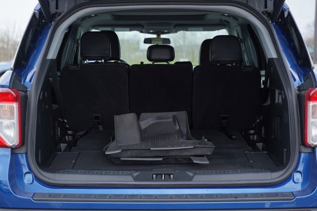 Used 2021 Ford Explorer XLT w/ Equipment Group 202A image 20