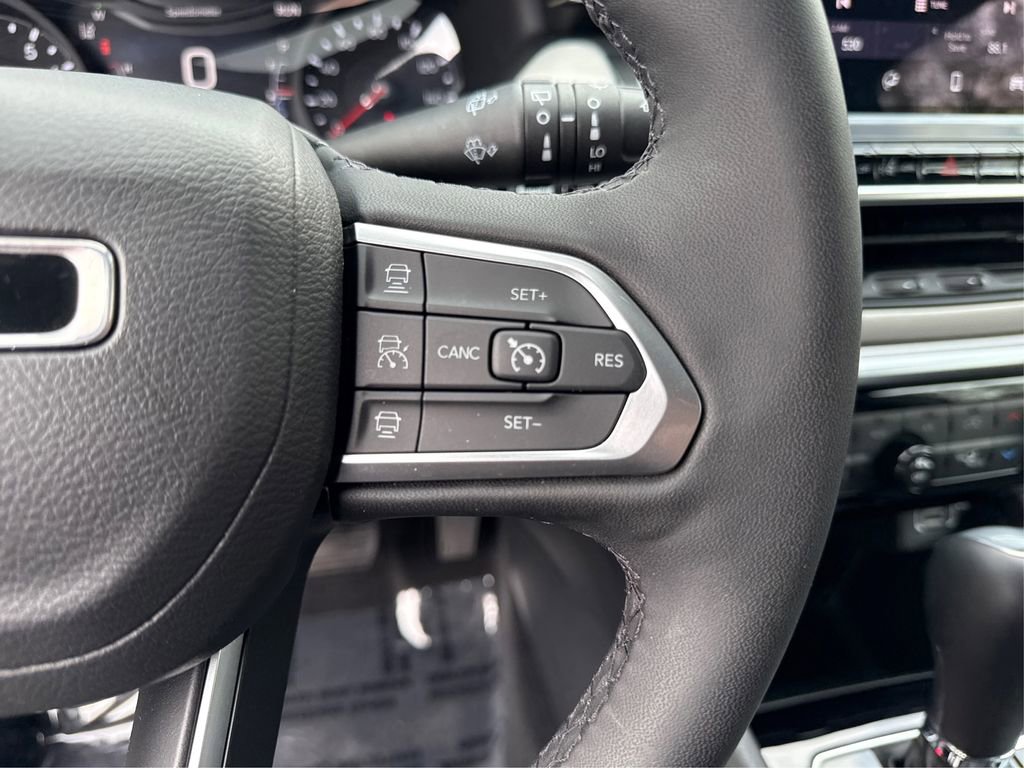 Used 2025 Jeep Compass Limited image 26