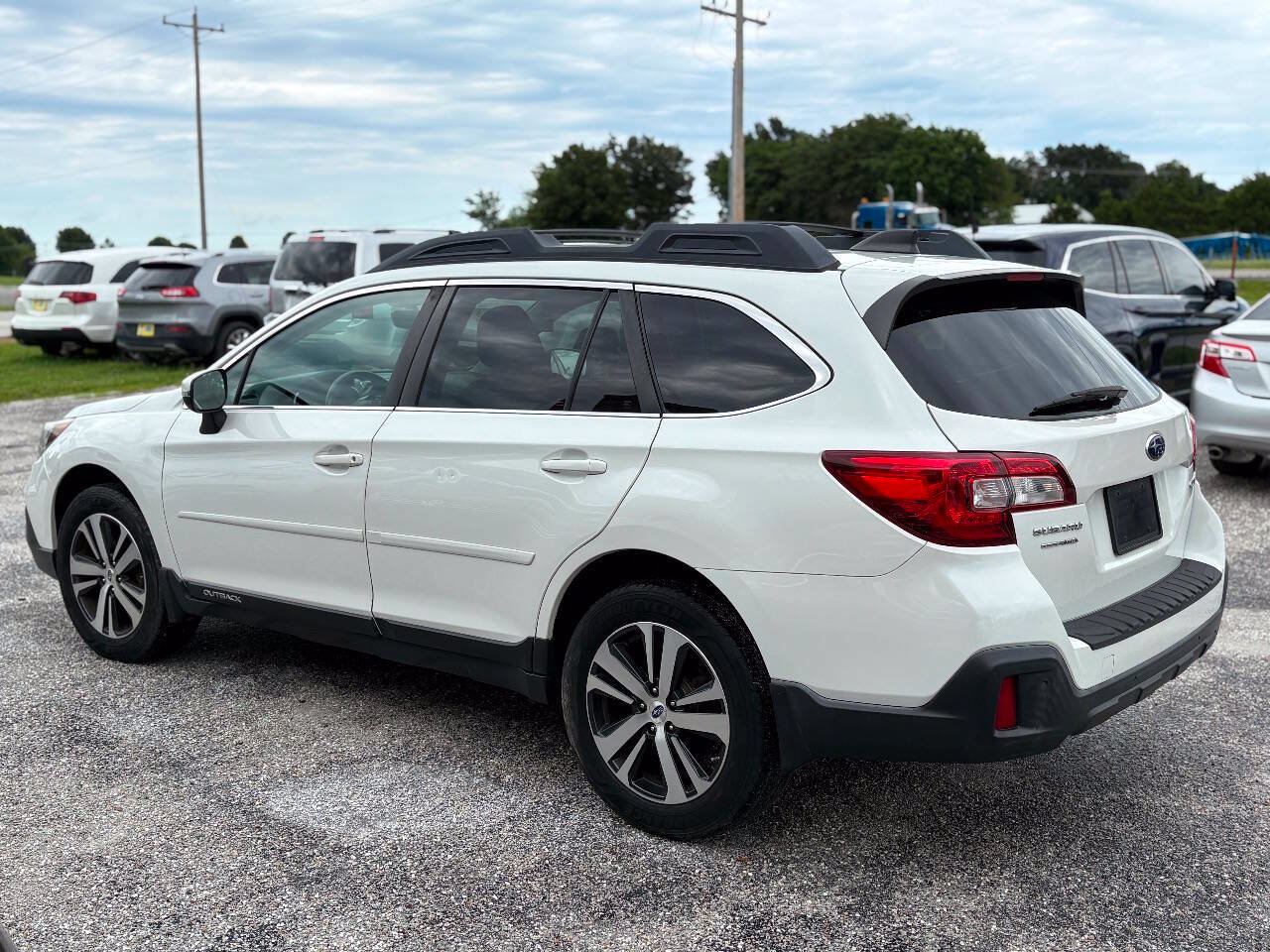 Used 2019 Subaru Outback 2.5i Limited AWD/4WD image 6