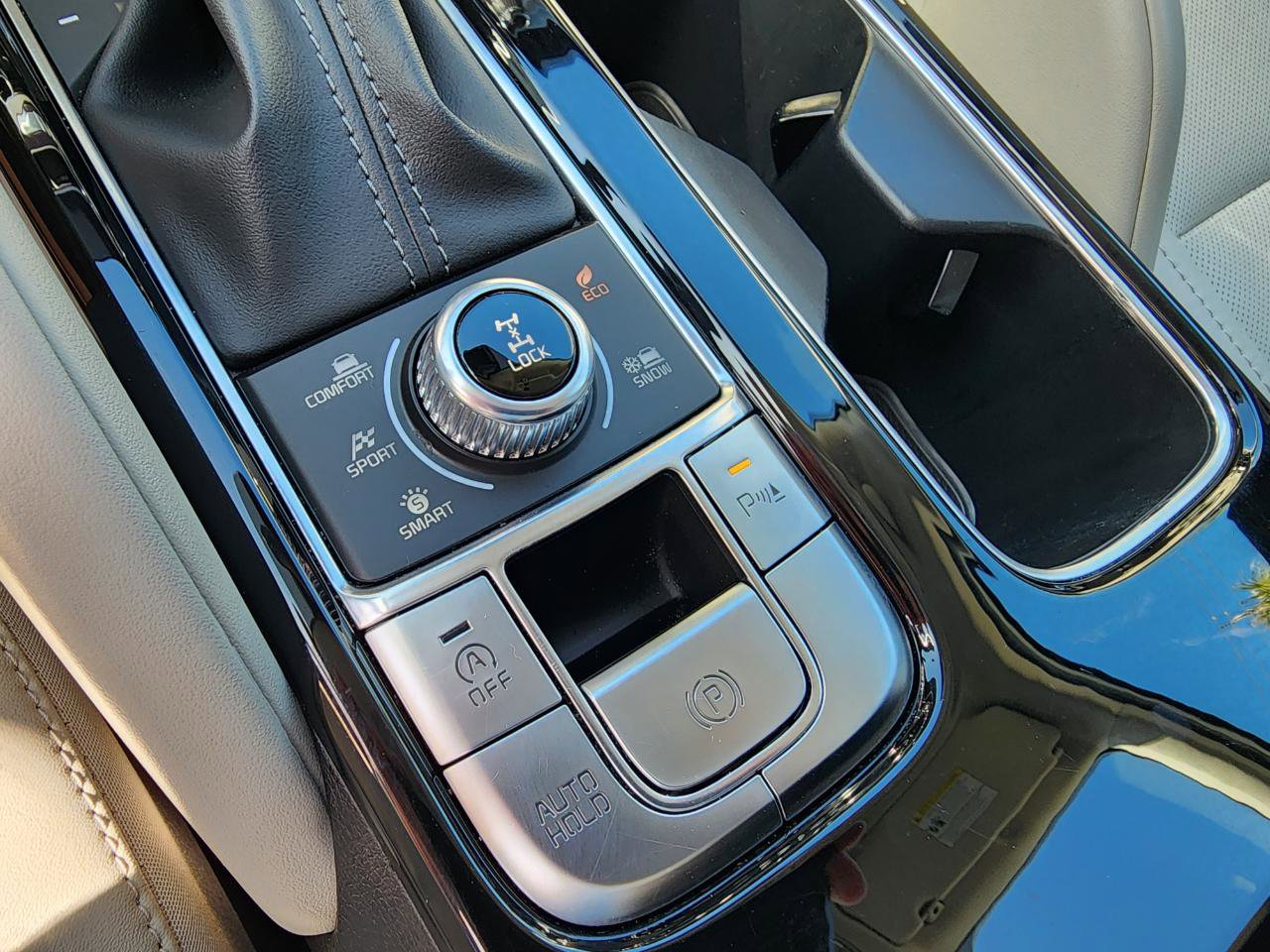 Used 2023 Kia Telluride S AWD/4WD image 19