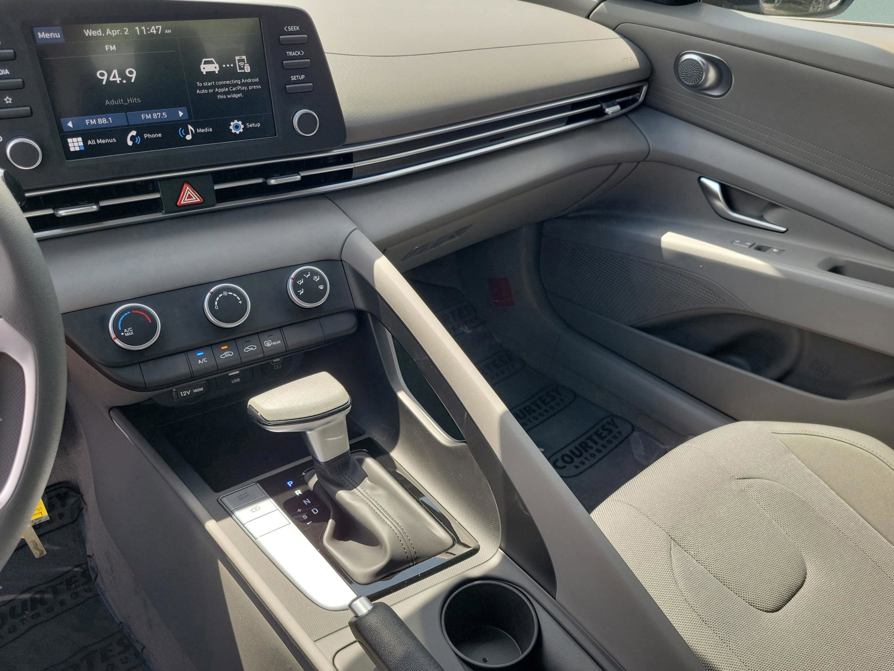 New 2026 Hyundai Elantra SE image 19