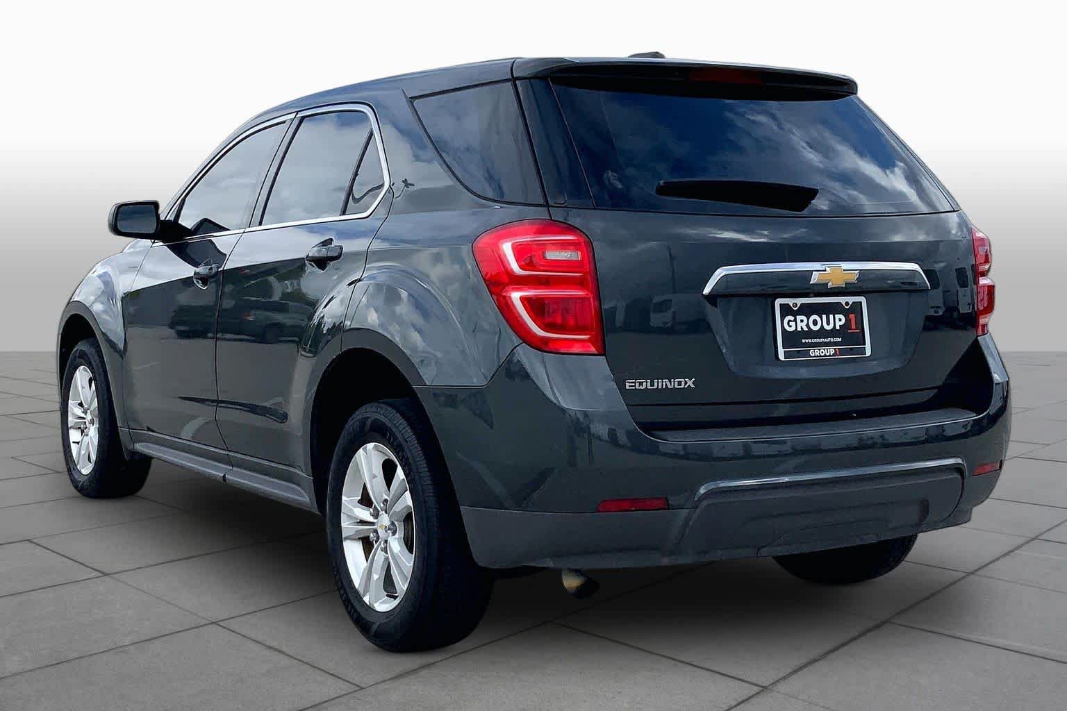 Used 2017 Chevrolet Equinox LS FWD image 12