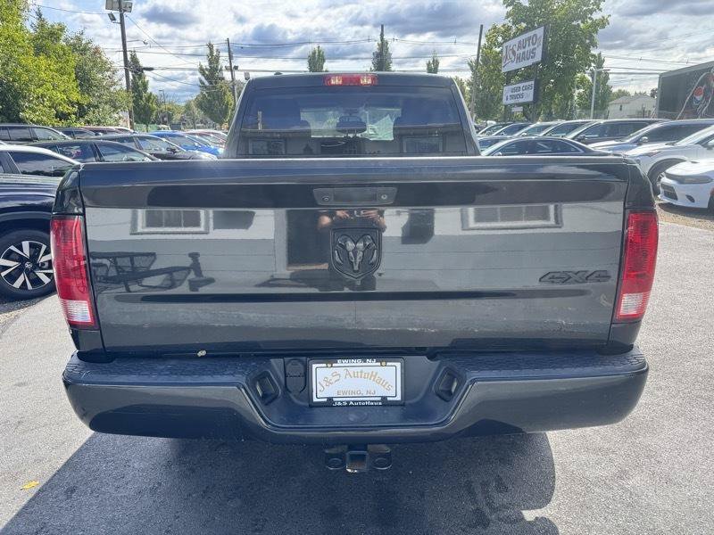 Used 2018 RAM 1500 Express w/ Black Ram 1500 Express Group AWD/4WD image 5