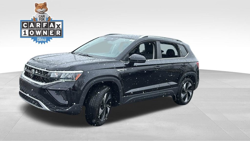 Used 2024 Volkswagen Taos SE AWD/4WD image 3