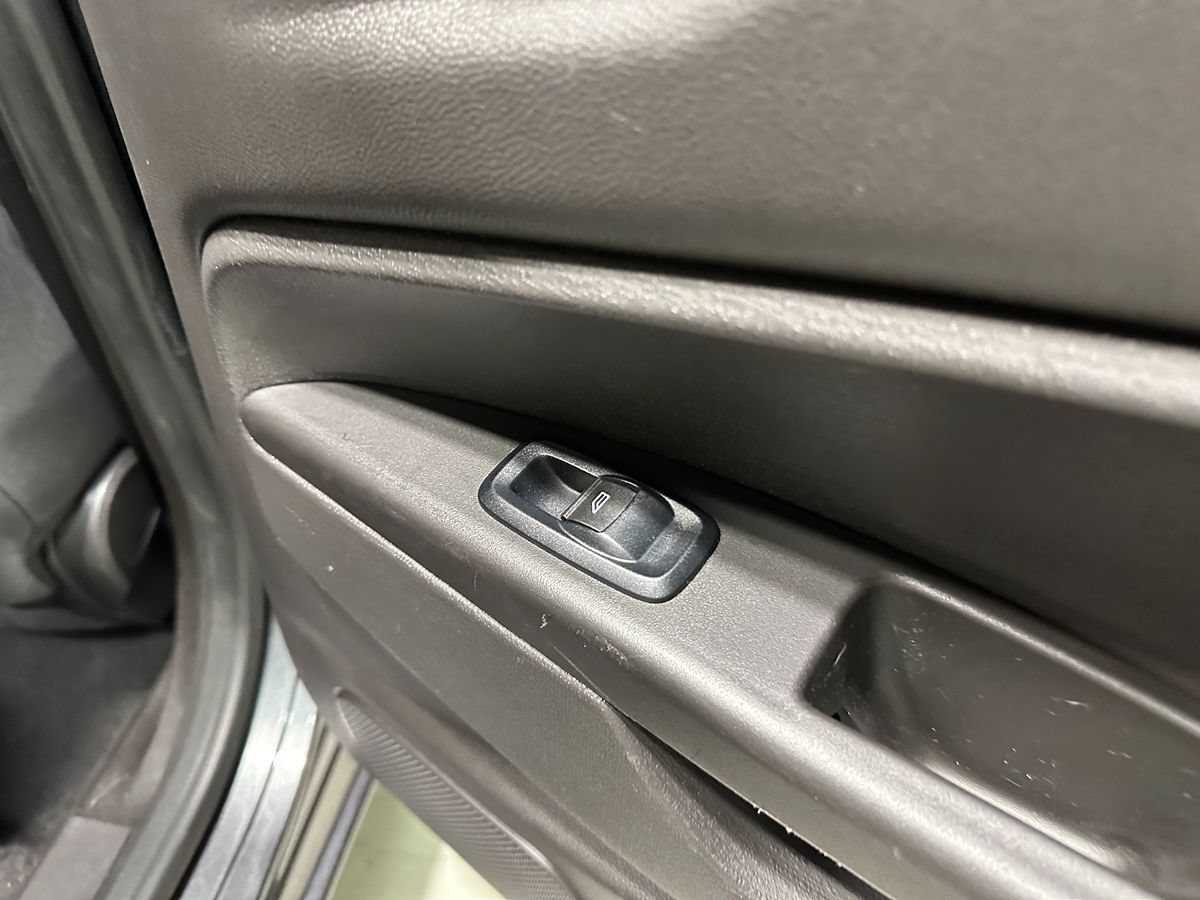 Used 2019 Ford Fiesta SE FWD image 15