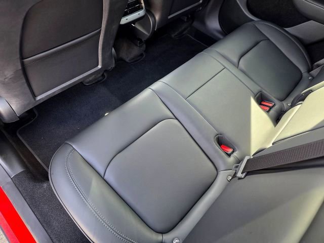 Used 2023 Tesla Model Y Long Range image 29