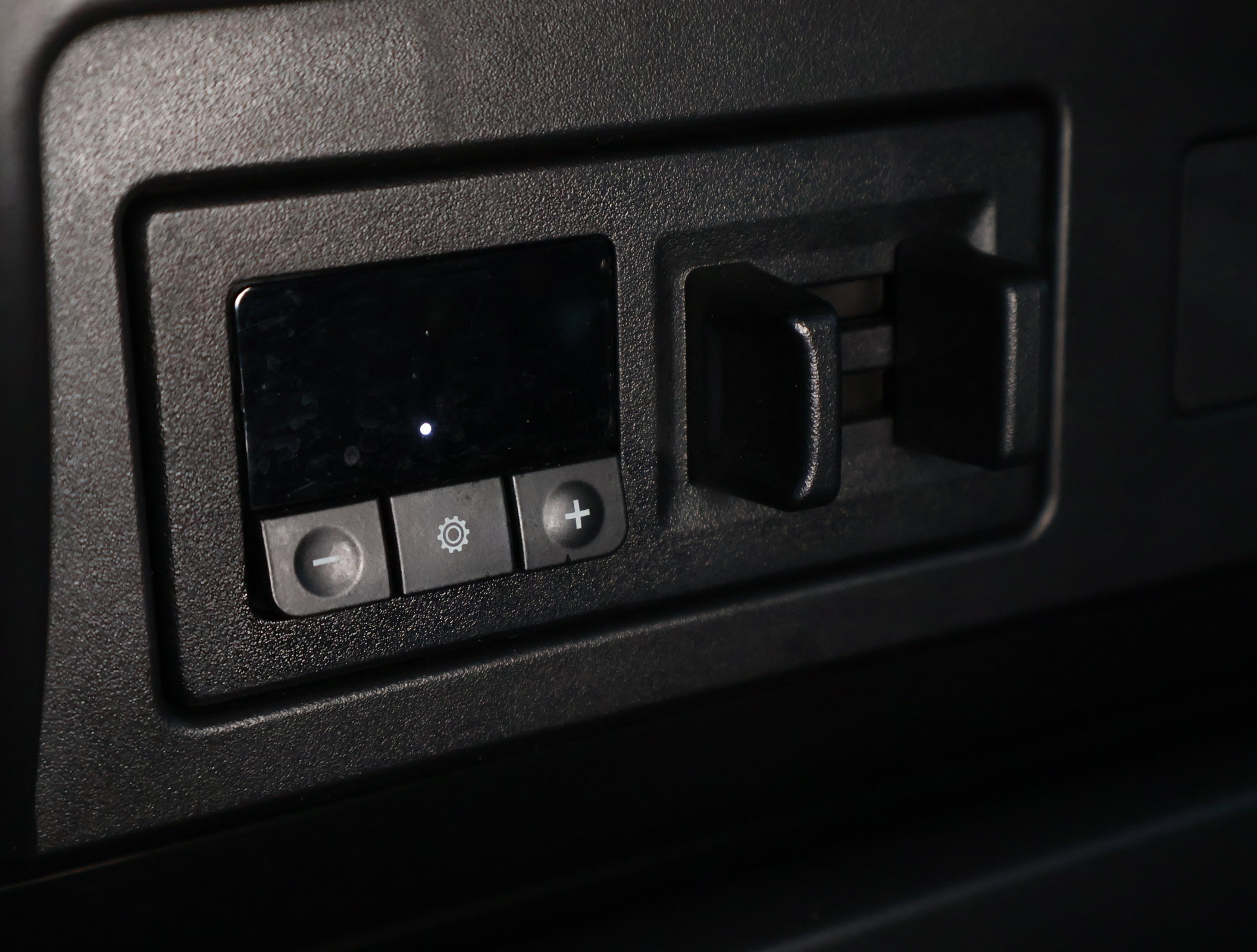 Used 2021 Nissan Titan Platinum Reserve w/ Off Road Protection Package image 22