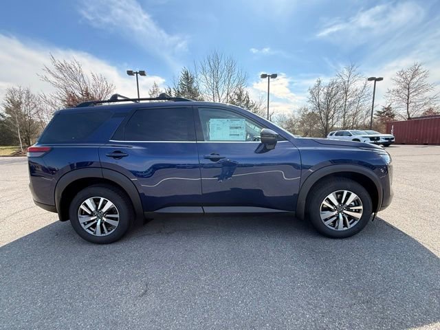 New 2026 Nissan Pathfinder SL image 4