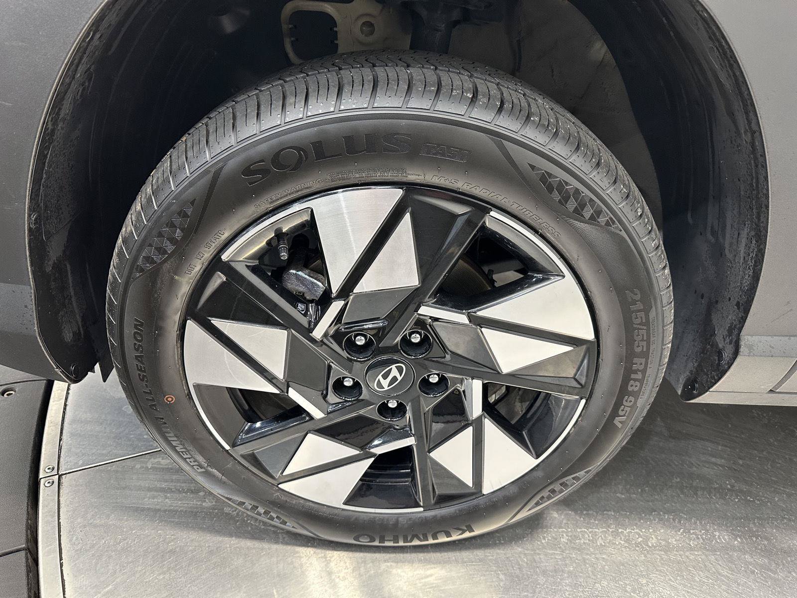 Certified 2024 Hyundai Kona SEL AWD/4WD image 9