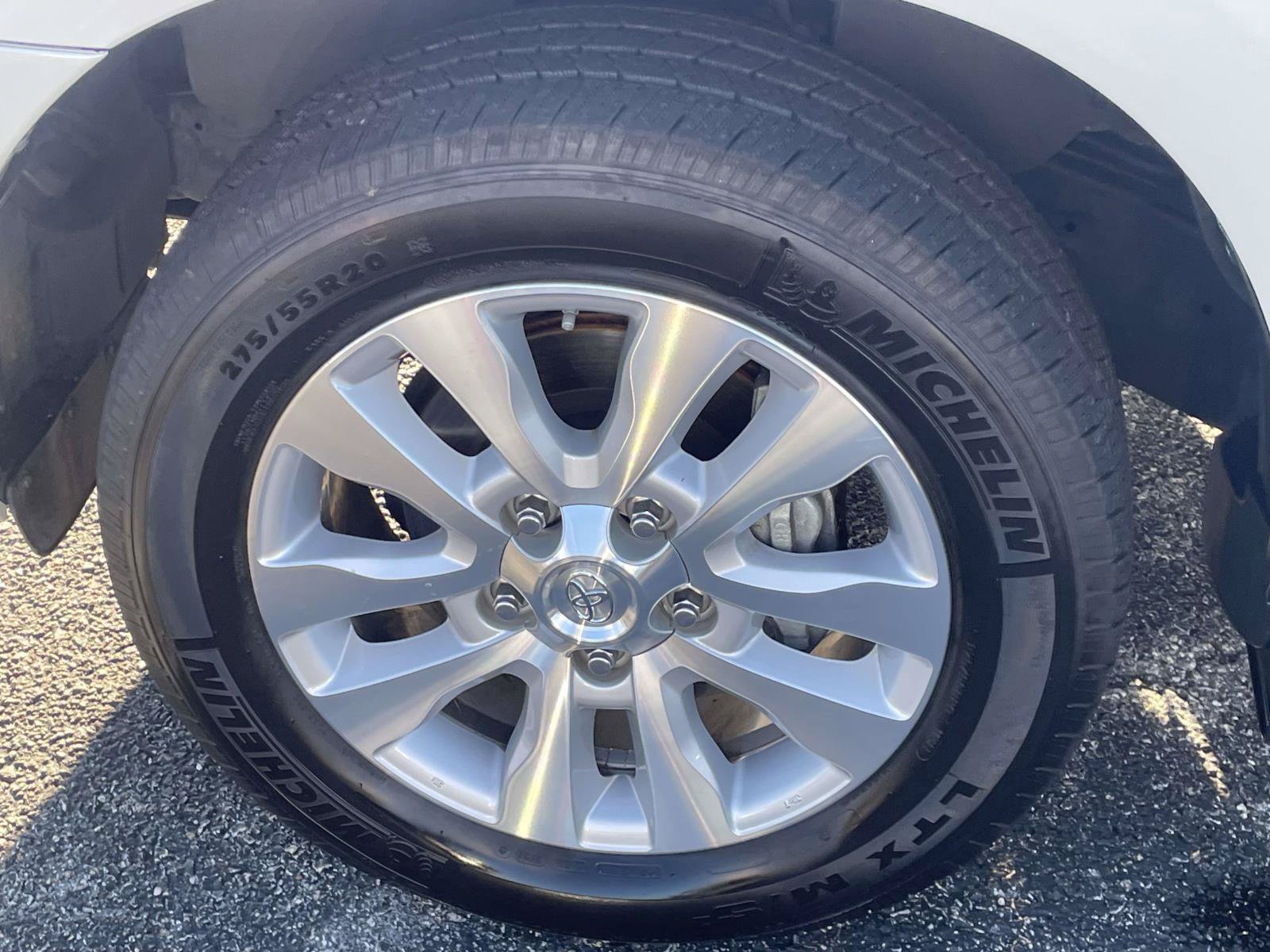 Used 2018 Toyota Sequoia Platinum RWD image 14