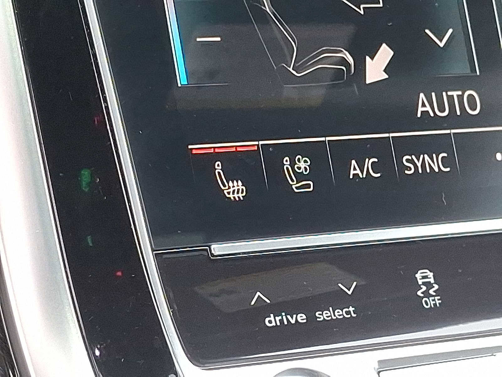 Certified 2025 Audi Q7 3.0T Premium Plus image 19