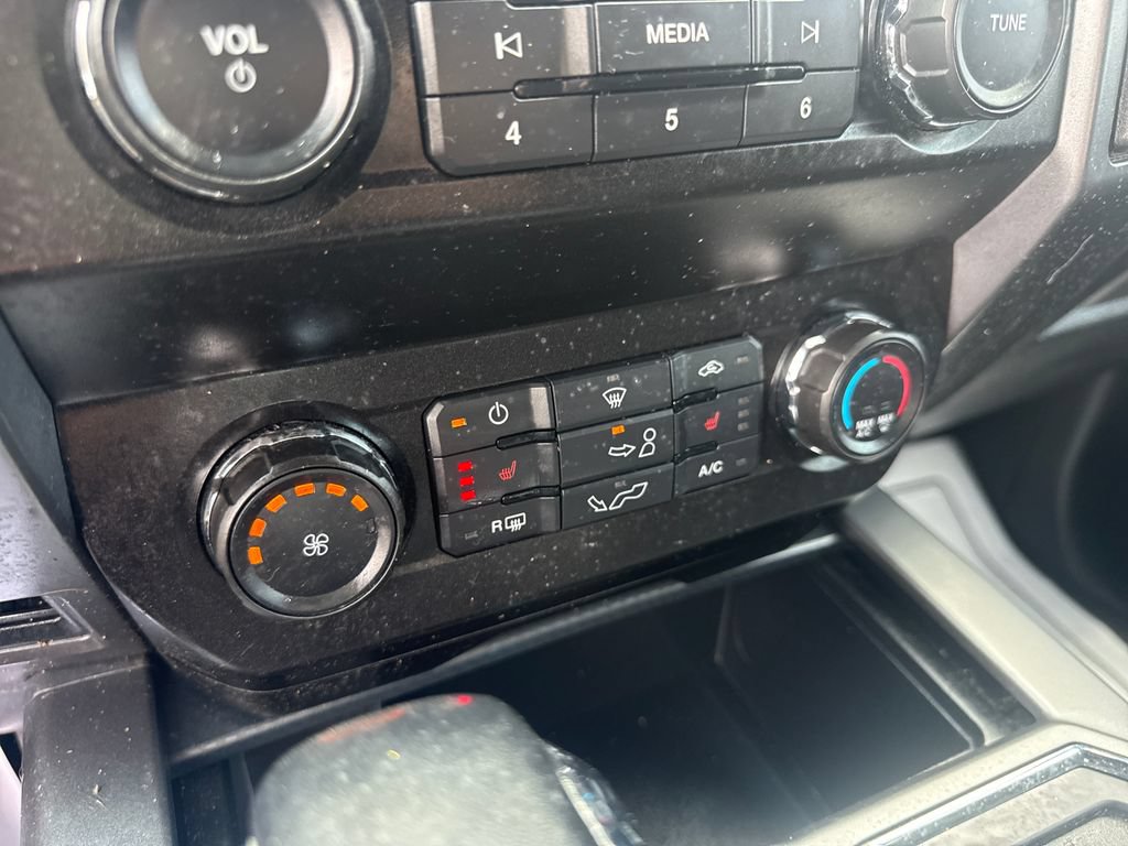 Used 2019 Ford F150 XLT w/ Equipment Group 302A Luxury AWD/4WD image 38