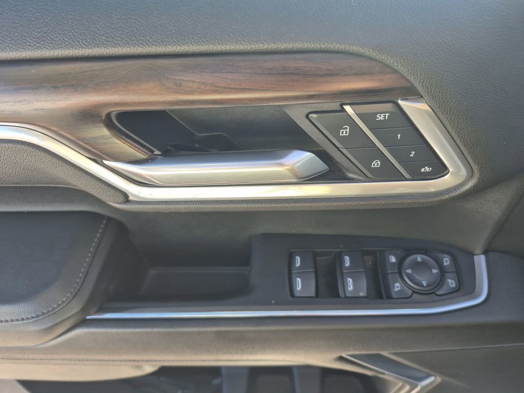 Used 2025 GMC Sierra 1500 SLT image 8