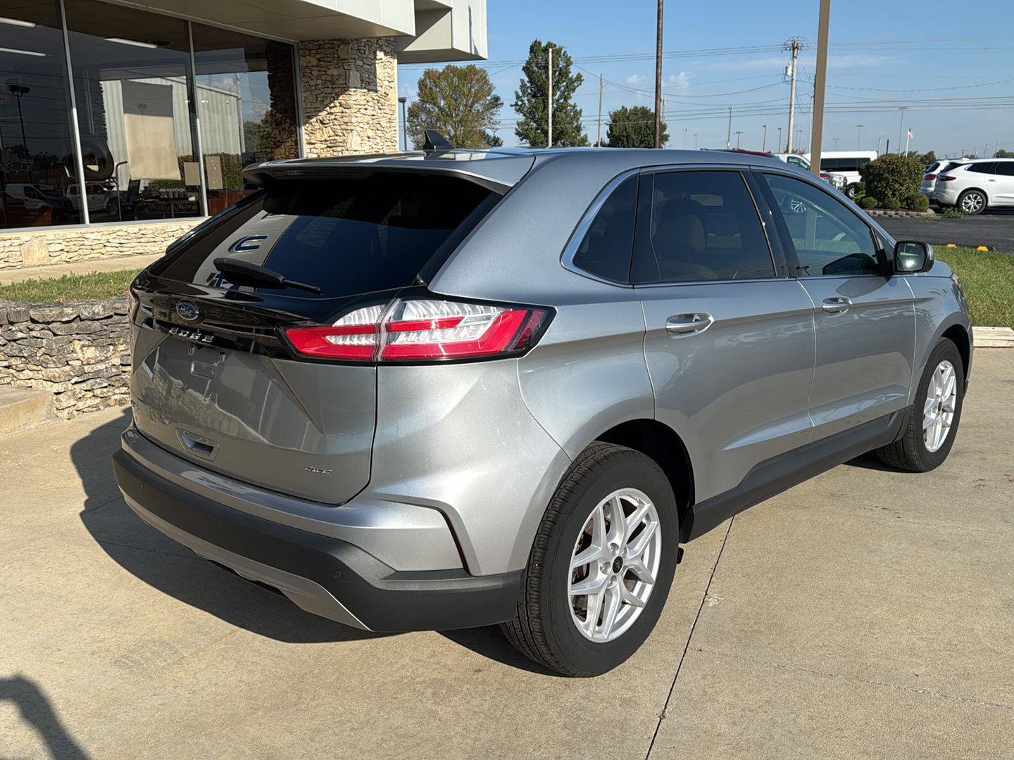Used 2024 Ford Edge SEL w/ Convenience Package image 11