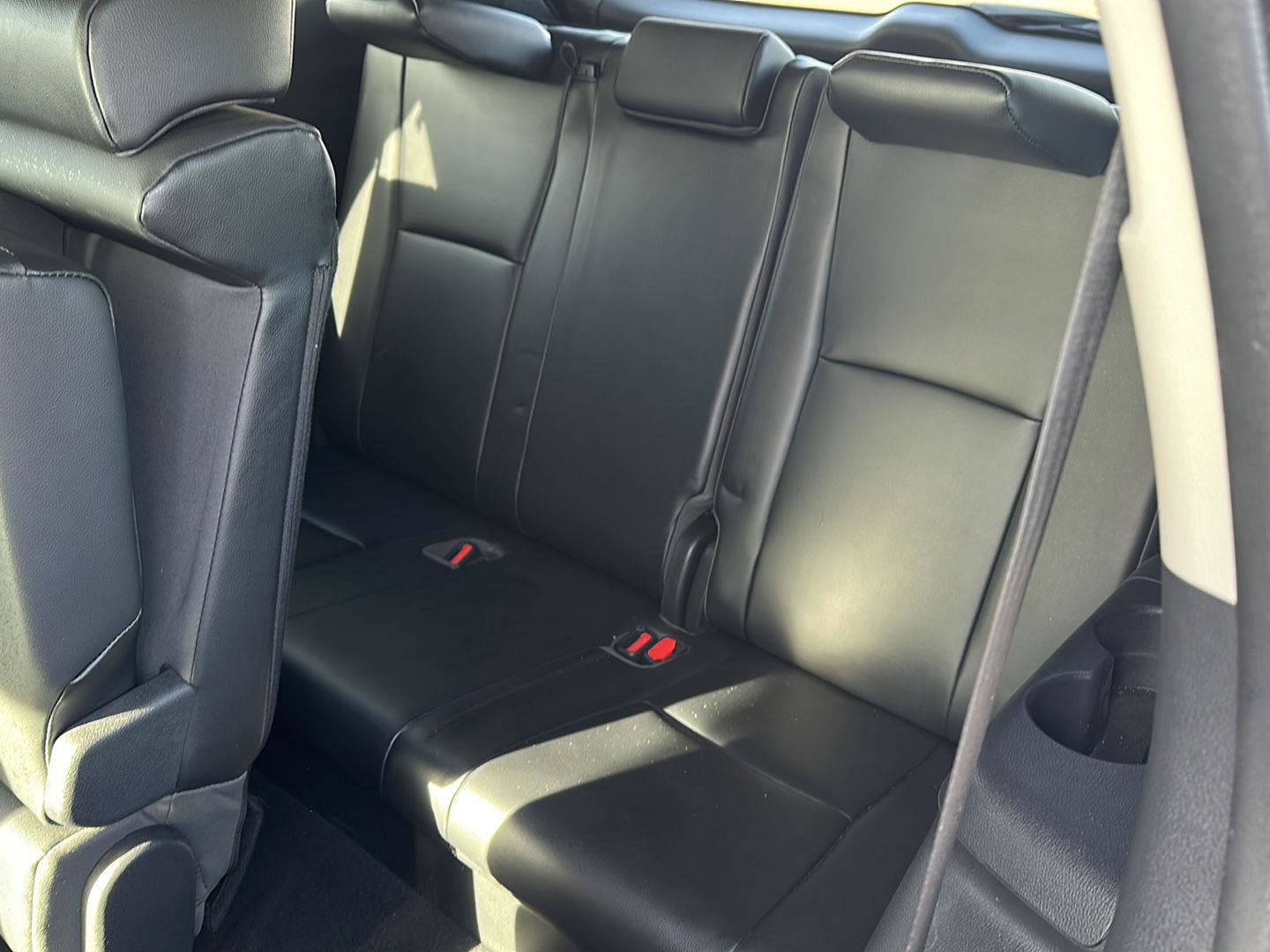 Used 2021 Toyota Highlander XLE image 18