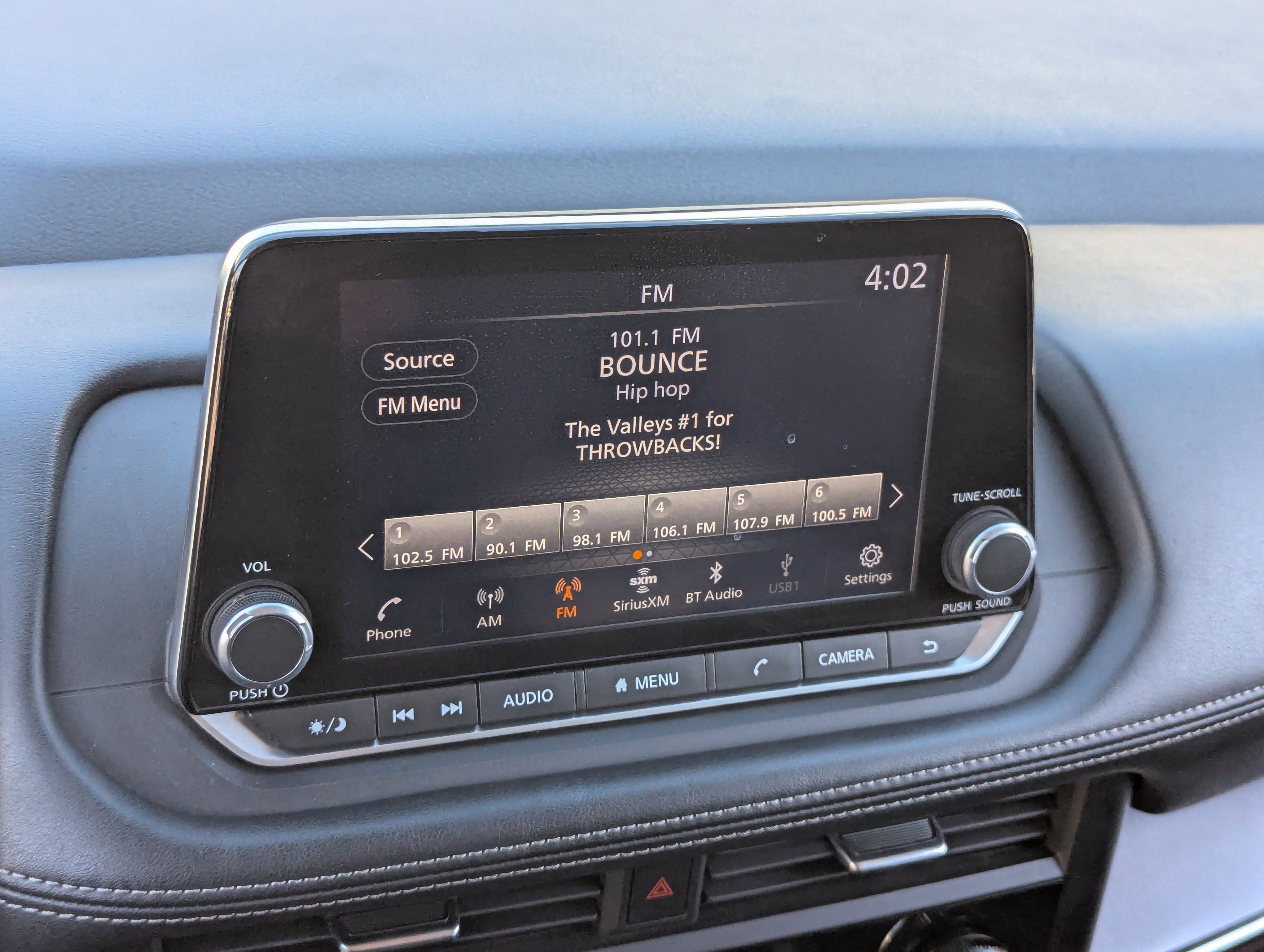 Used 2024 Nissan Rogue SV image 24