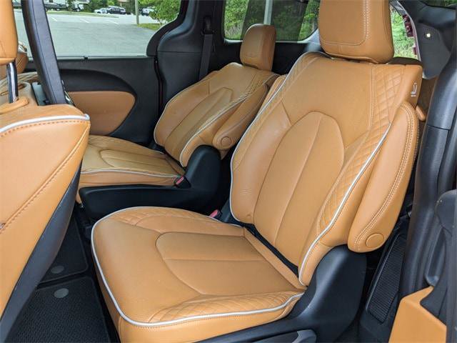 Certified 2022 Chrysler Pacifica Pinnacle FWD image 13