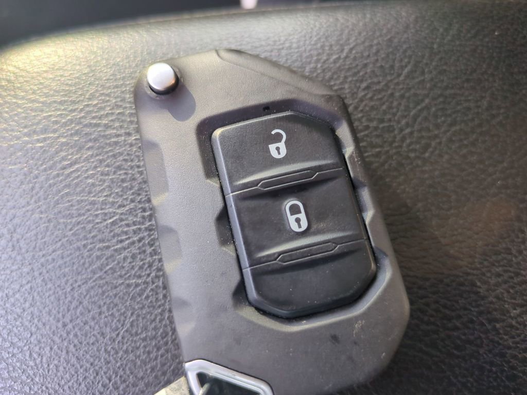 Used 2023 Jeep Gladiator Willys image 33