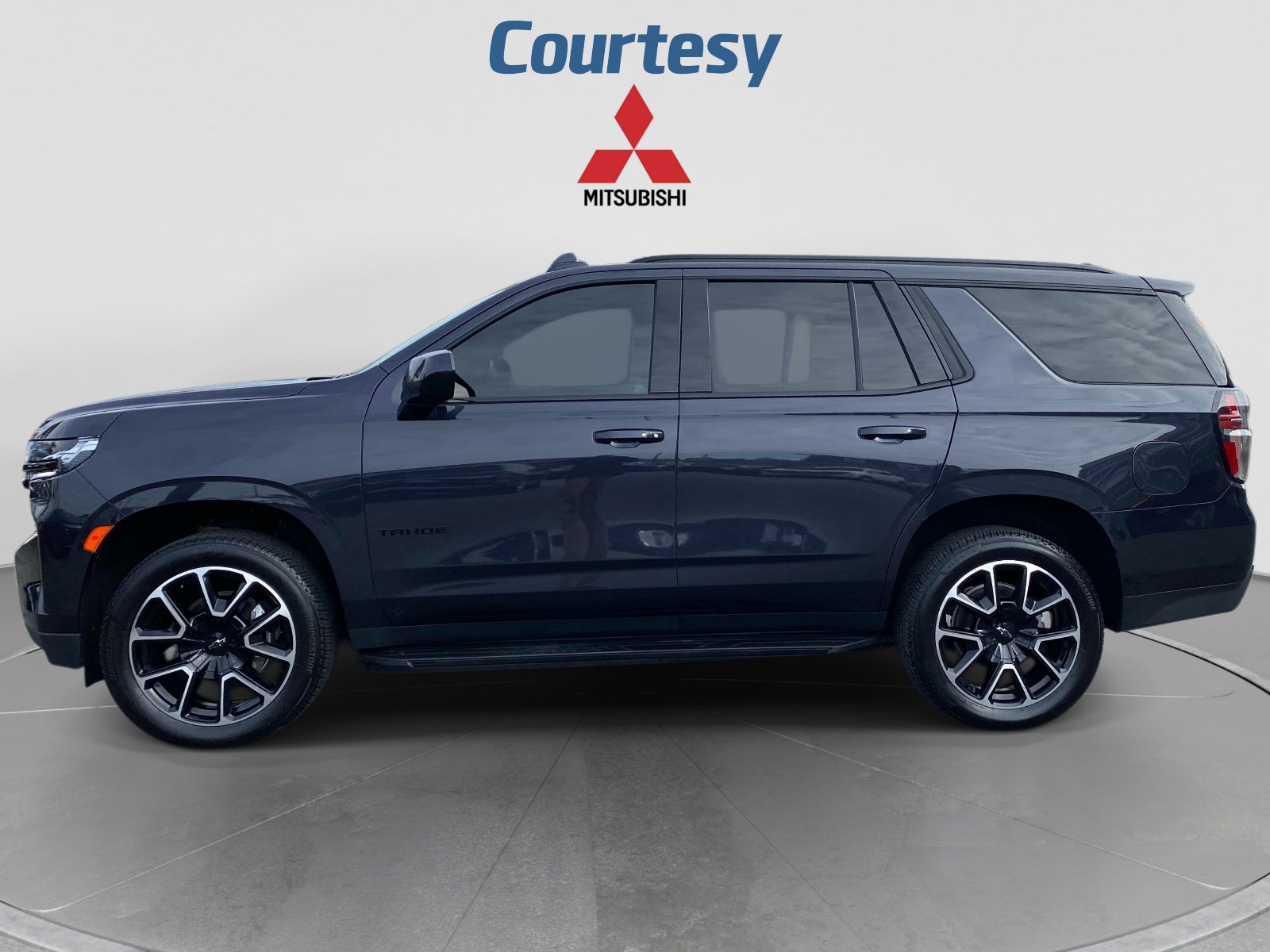 Used 2023 Chevrolet Tahoe RST AWD/4WD image 2