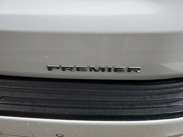 Used 2023 Chevrolet Suburban Premier image 6