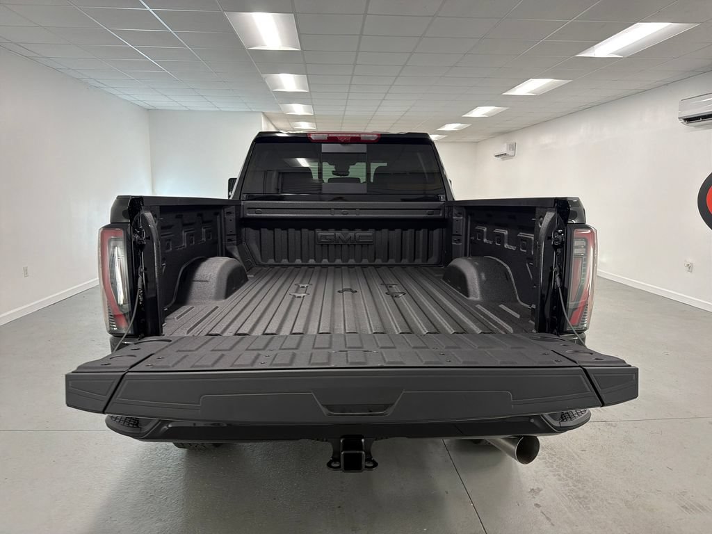 New 2026 GMC Sierra 2500 AT4 w/ AT4 Premium Plus Package AWD/4WD image 8