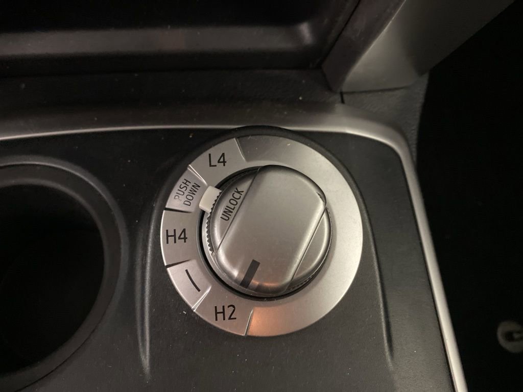 Used 2016 Toyota 4Runner SR5 AWD/4WD image 16