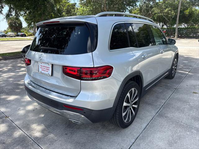 Used 2020 Mercedes-Benz GLB 250 w/ Premium Package image 7